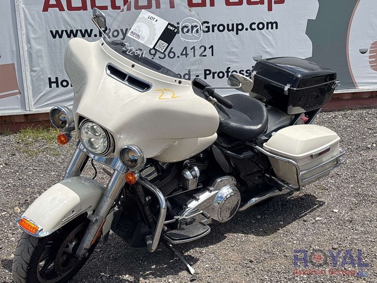 2019-harley-davidson-flhtp-police-electra-glide-motorcycle-image-1