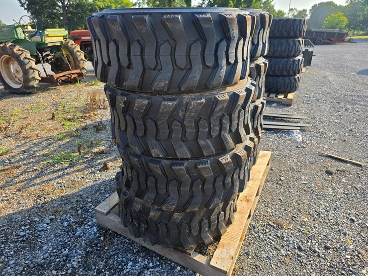 new-4-12-16.5-forerunner-skidloader-tires-image-2