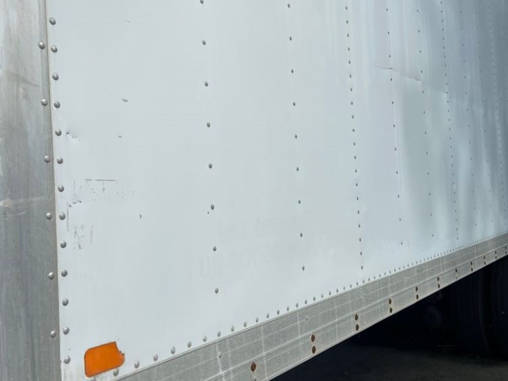 2016-hino-268-image-9