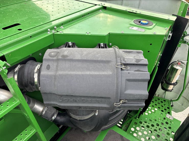 2015-john-deere-s680-image-105