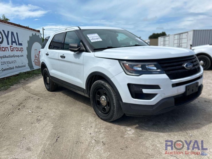 2019-ford-explorer-image-2