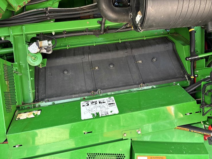 2014-john-deere-s690-image-46