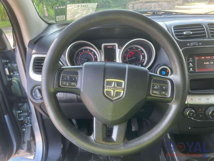 2013-dodge-journey-sxt-image-14