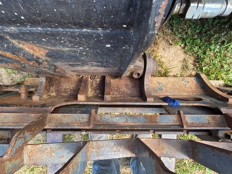 2011-jcb-515-40-image-32