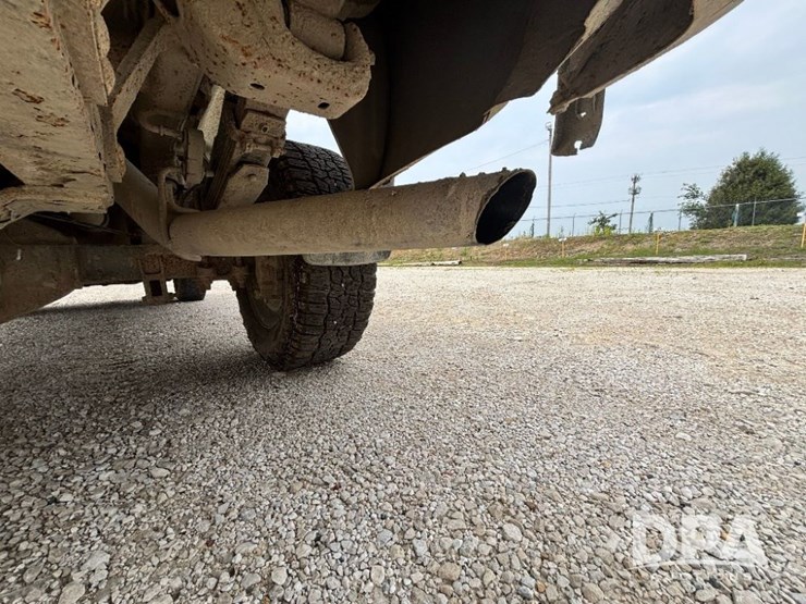 2013-chevrolet-3500hd-image-35