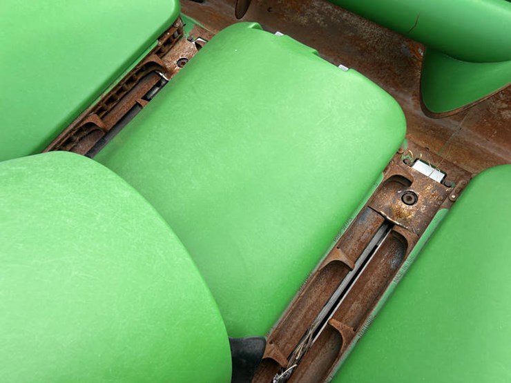 2011-john-deere-608c-image-49
