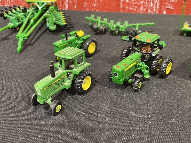 john-deere-64-image-4