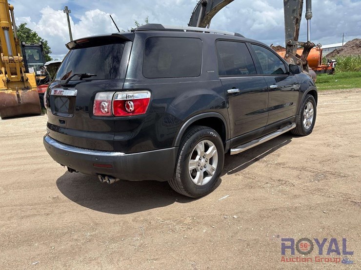 2011-gmc-acadia-sle-image-2