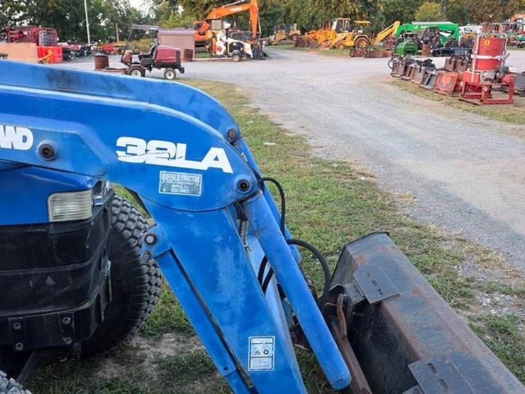 new-holland-tn70d-image-10