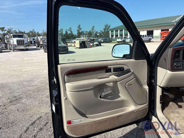 2006-cadillac-escalade-image-12