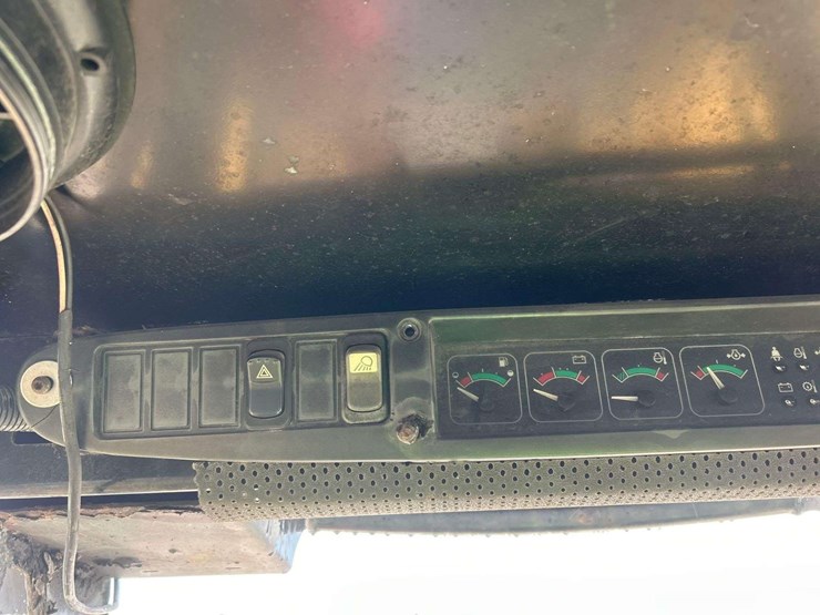 john-deere-270-image-12
