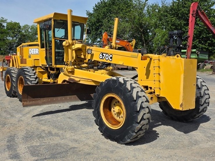 2001-deere-670c-image-2