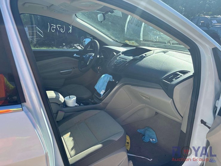2013-ford-escape-image-24