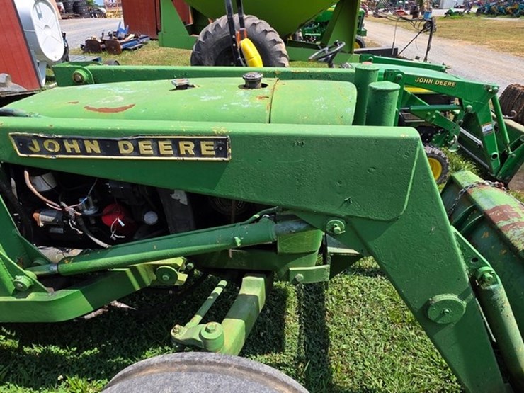 john-deere-300-image-10