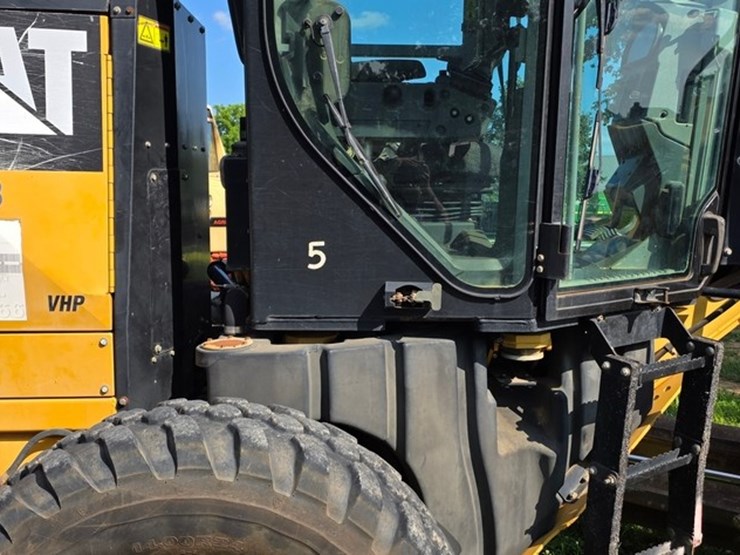 2009-caterpillar-140m-vhp-image-35