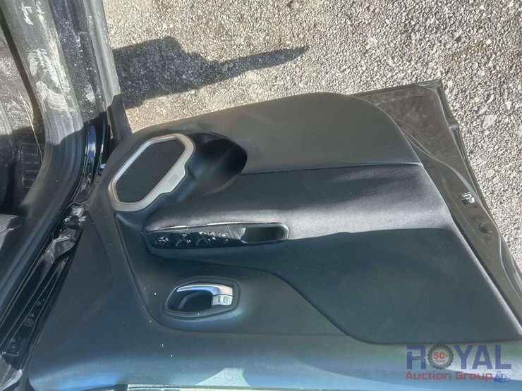 2015-jeep-renegade-image-13