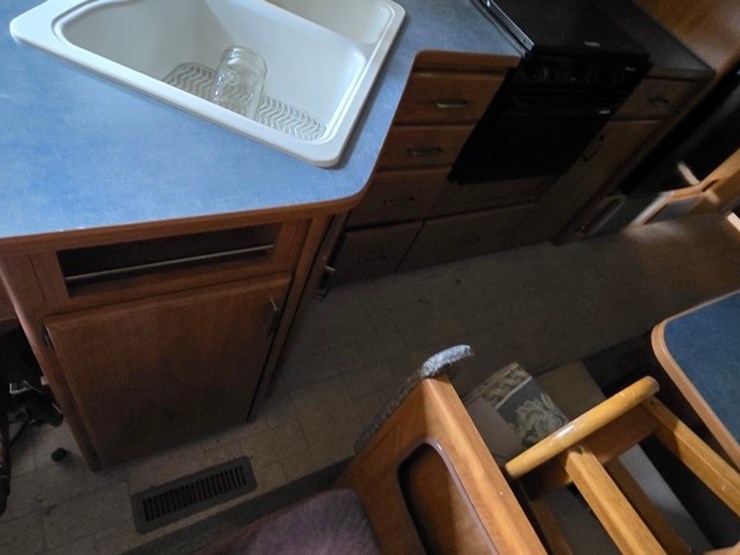 2003-fleetwood-2-axle-camper-(title)-image-37