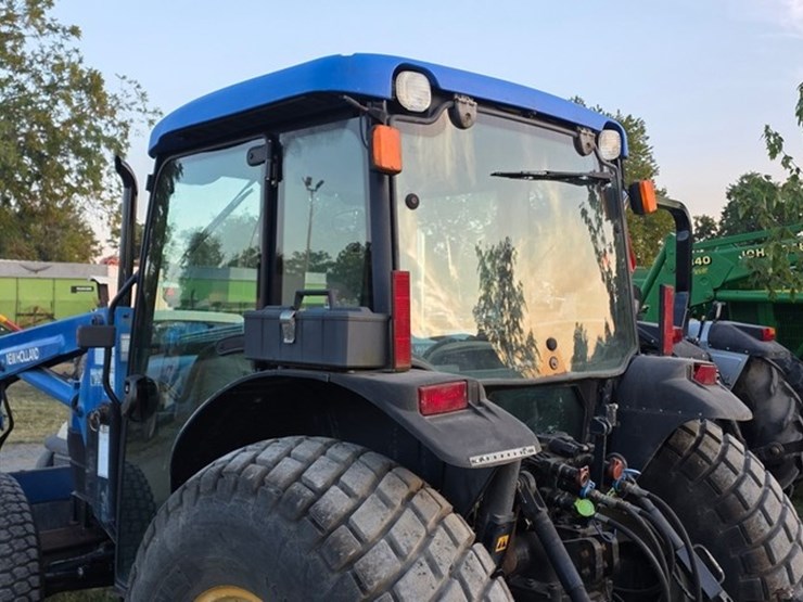 new-holland-tn70d-image-25