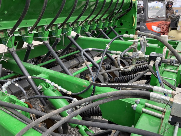 john-deere-1590-image-5