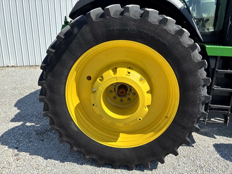 2023-john-deere-8r-370-image-59
