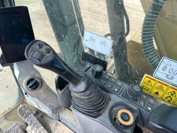caterpillar-320gc-image-37