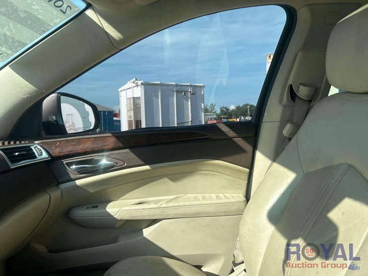 2011-cadillac-srx-image-9