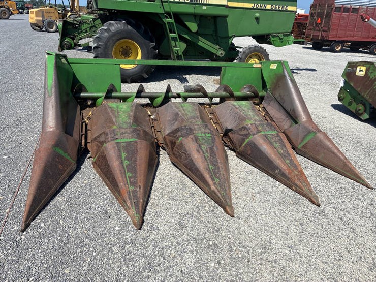 john-deere-444-image-3