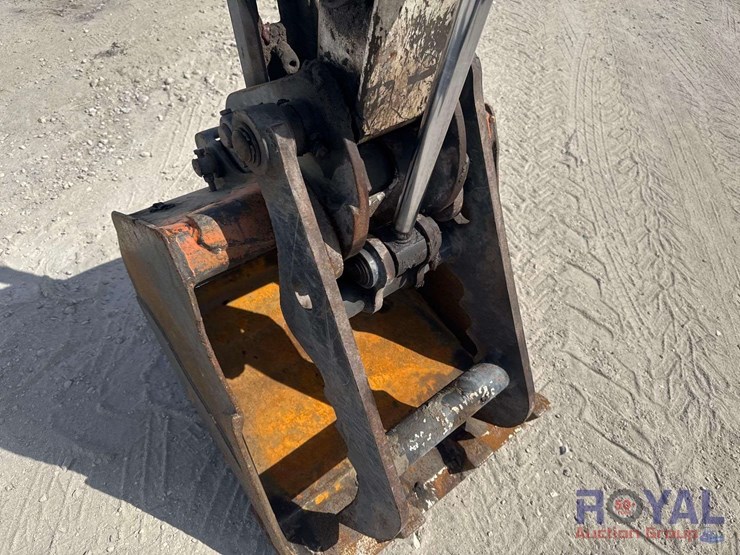 2019-bobcat-e32i-image-13