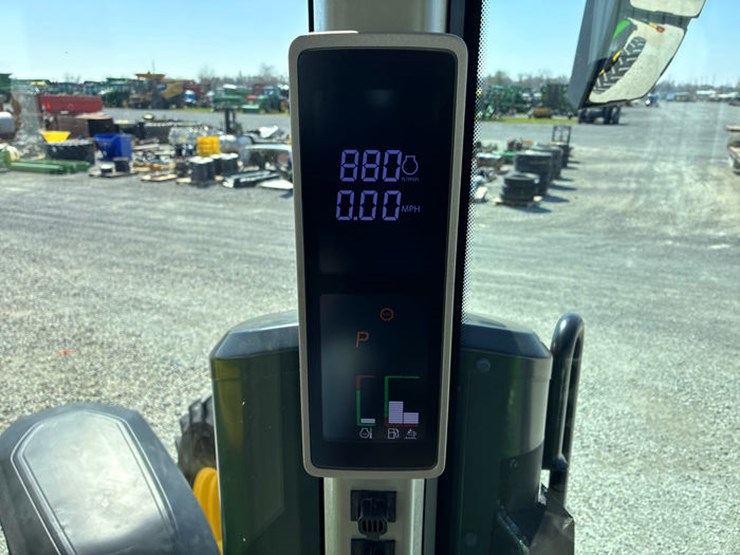 2023-john-deere-8r-370-image-78