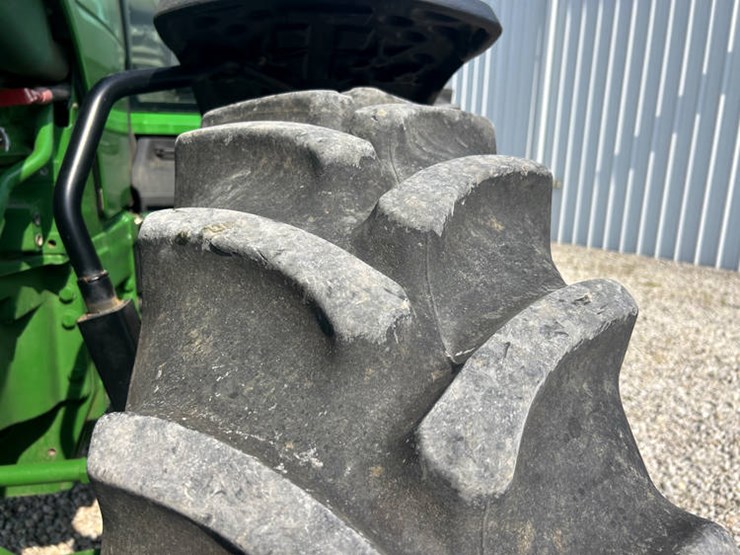 2012-john-deere-8285r-image-46