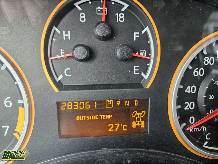 2014-nissan-titan-image-23