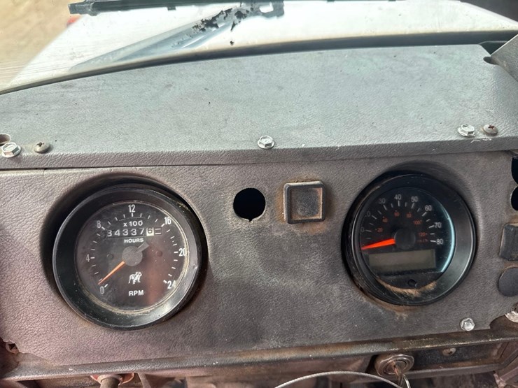 2001-mack-rd688s-image-35
