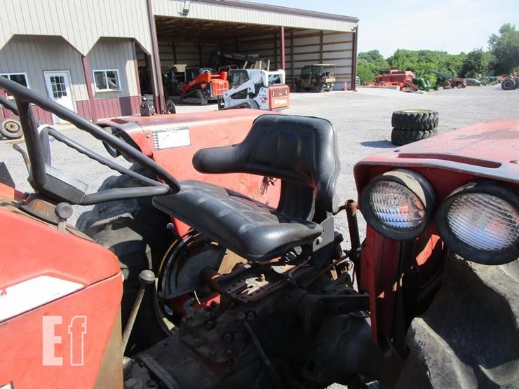 massey-ferguson-165-image-5