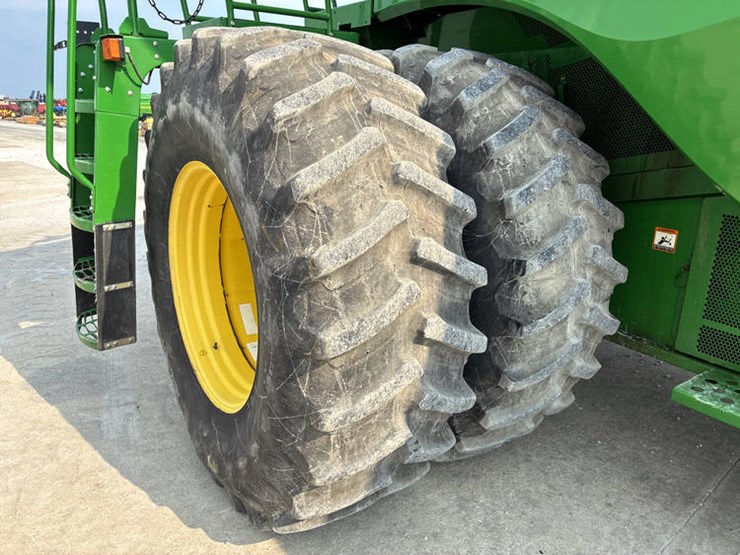 2014-john-deere-s690-image-35