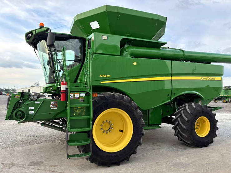 2015-john-deere-s680-image-9