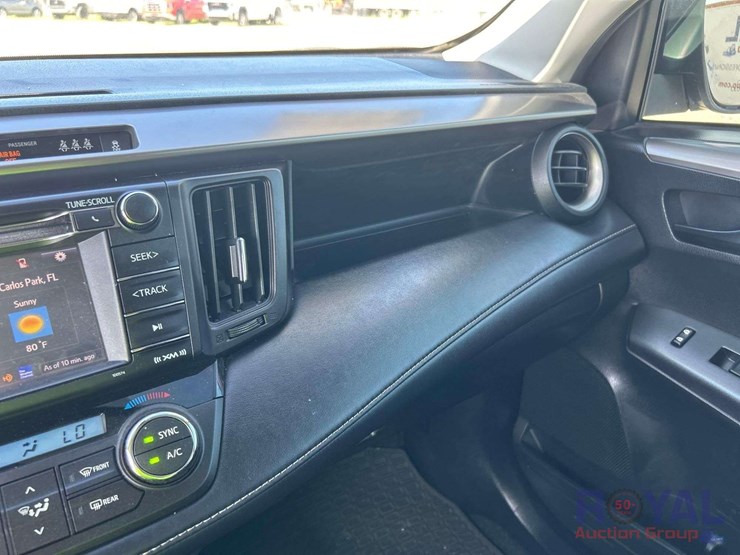 2018-toyota-rav4-image-21