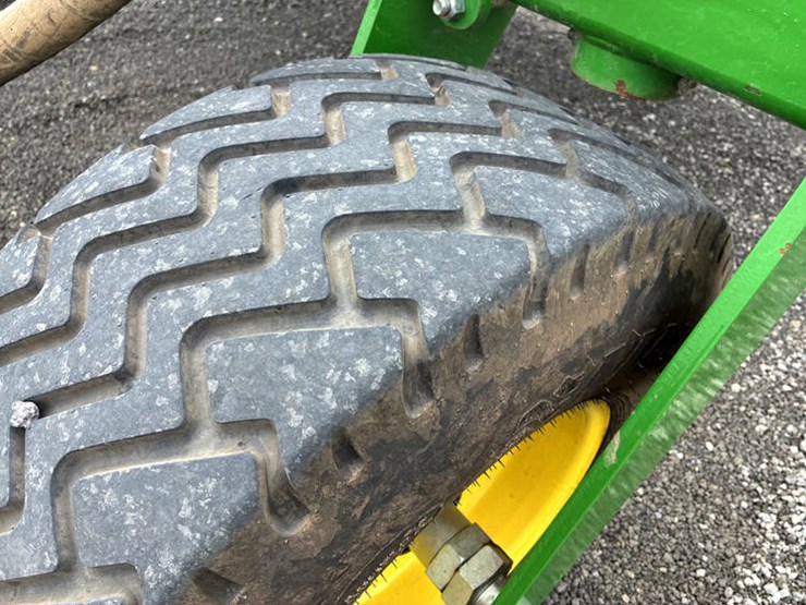 2023-john-deere-2510h-image-65
