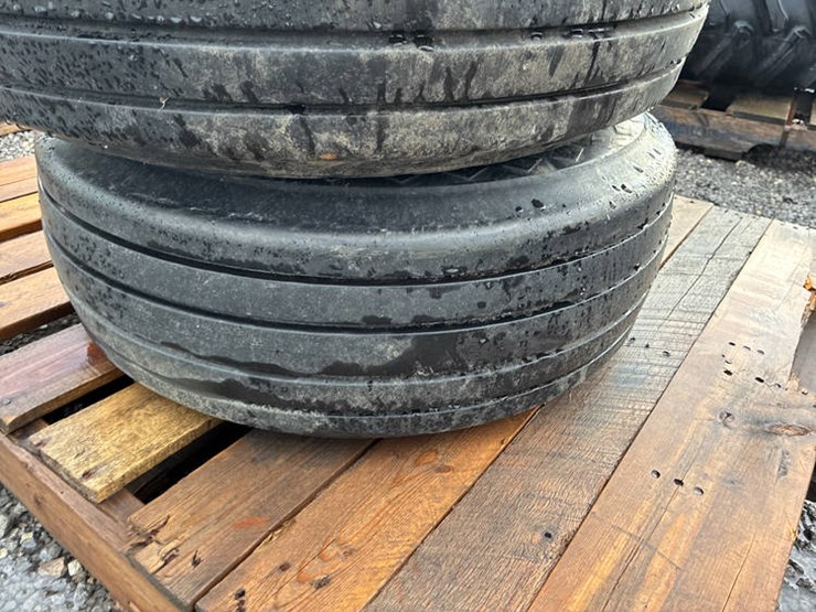 #113242-•-pair-of-9.5l14-tires-image-3