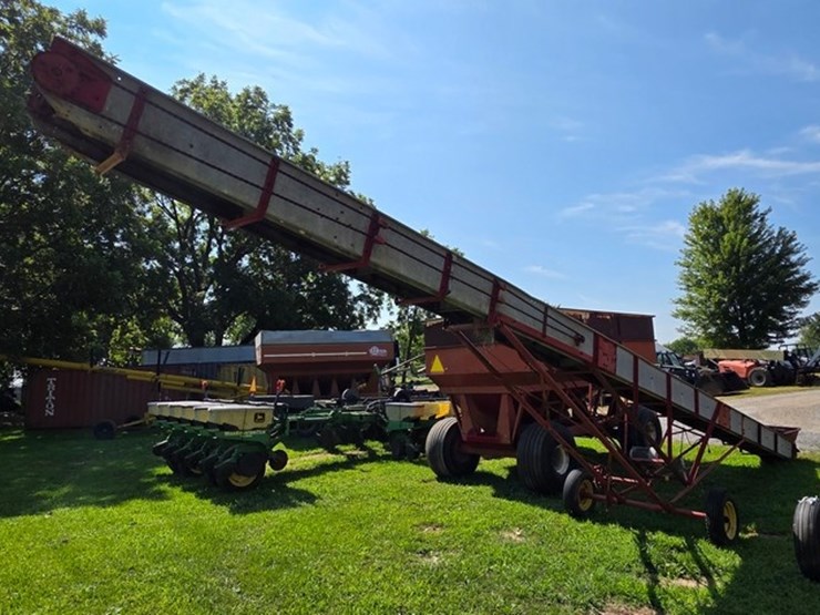 new-holland-155-image-4
