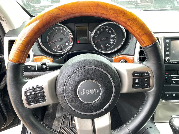 2013-jeep-grand-cherokee-image-57
