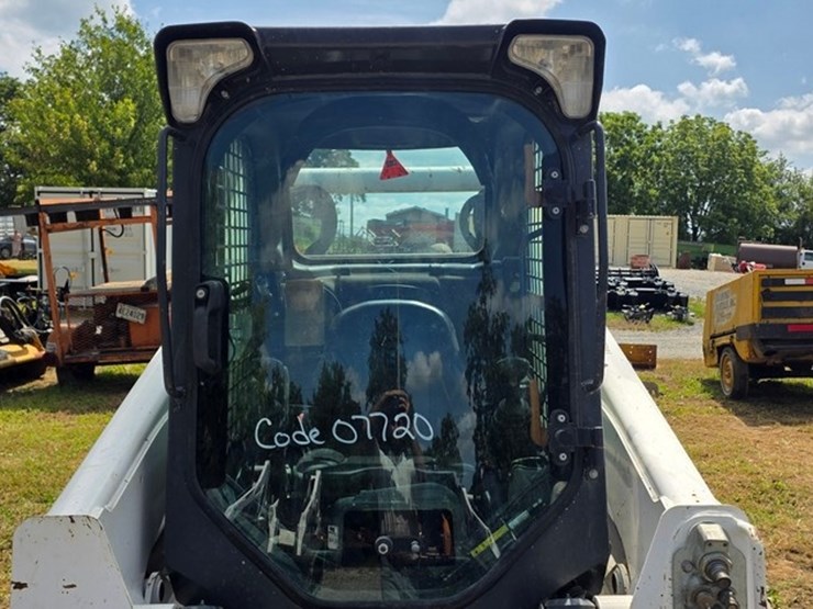 2018-bobcat-t870-image-39