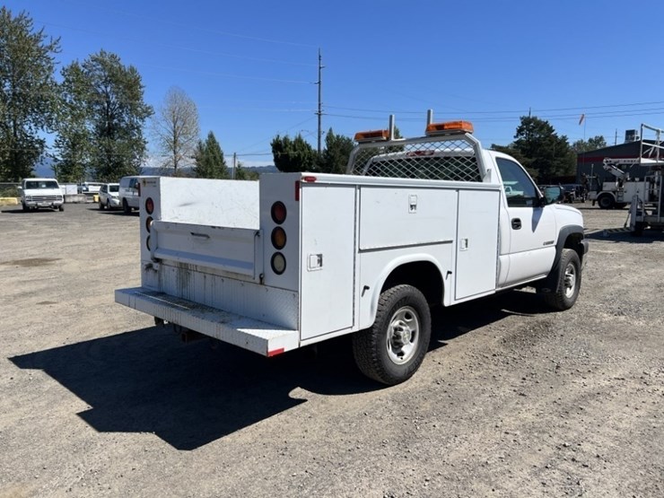 2006-chevrolet-silverado-2500-image-4