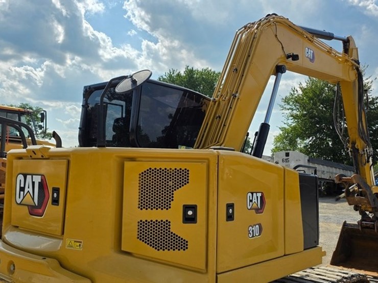 2023-caterpillar-310-image-28