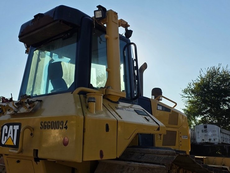 2019-caterpillar-d6n-lgp-image-30