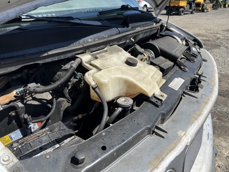 2001-gmc-savana-g3500-image-29