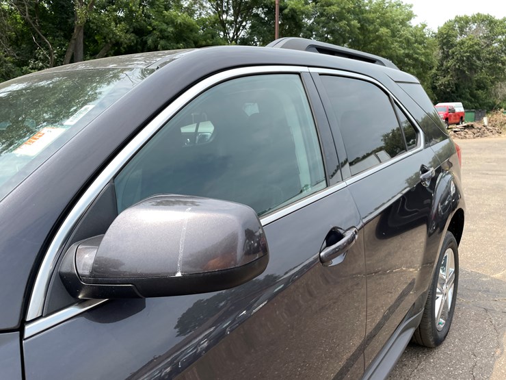 2016-chevrolet-equinox-lt-image-14
