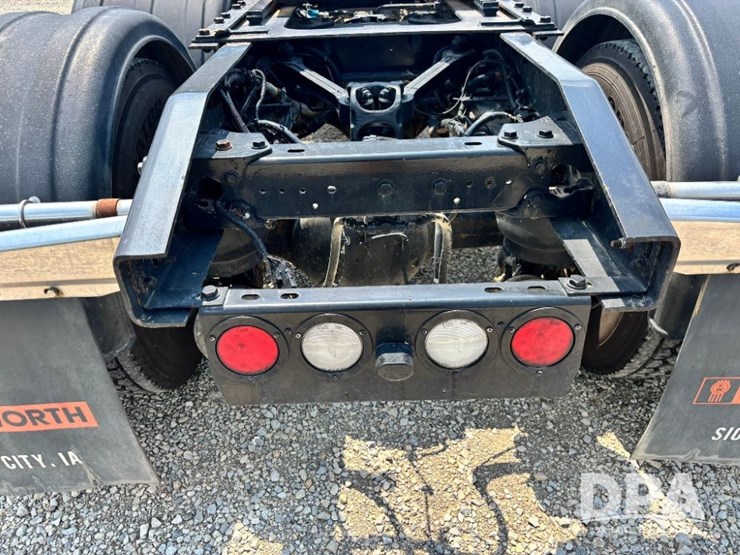 2014-kenworth-t660-image-43