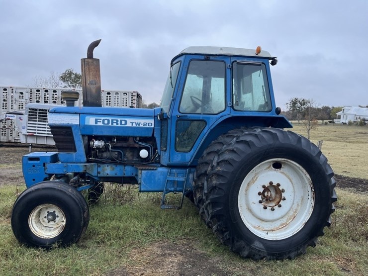 ford-tractor-image-9