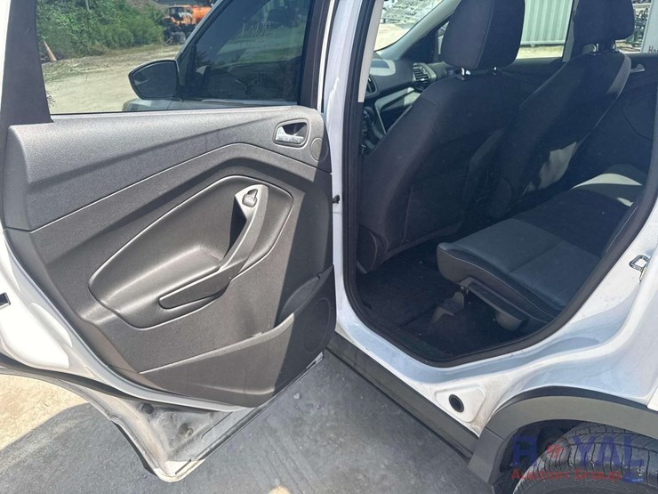 2016-ford-escape-image-19