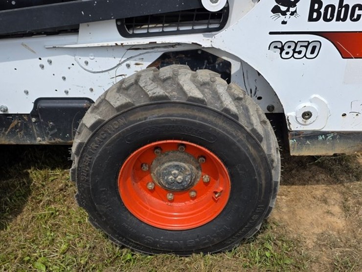 2020-bobcat-s850-image-23